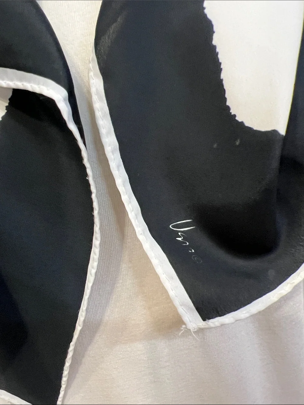 Vintage Veresa by Vera polyester made in Japan blk & cream original fold scarf